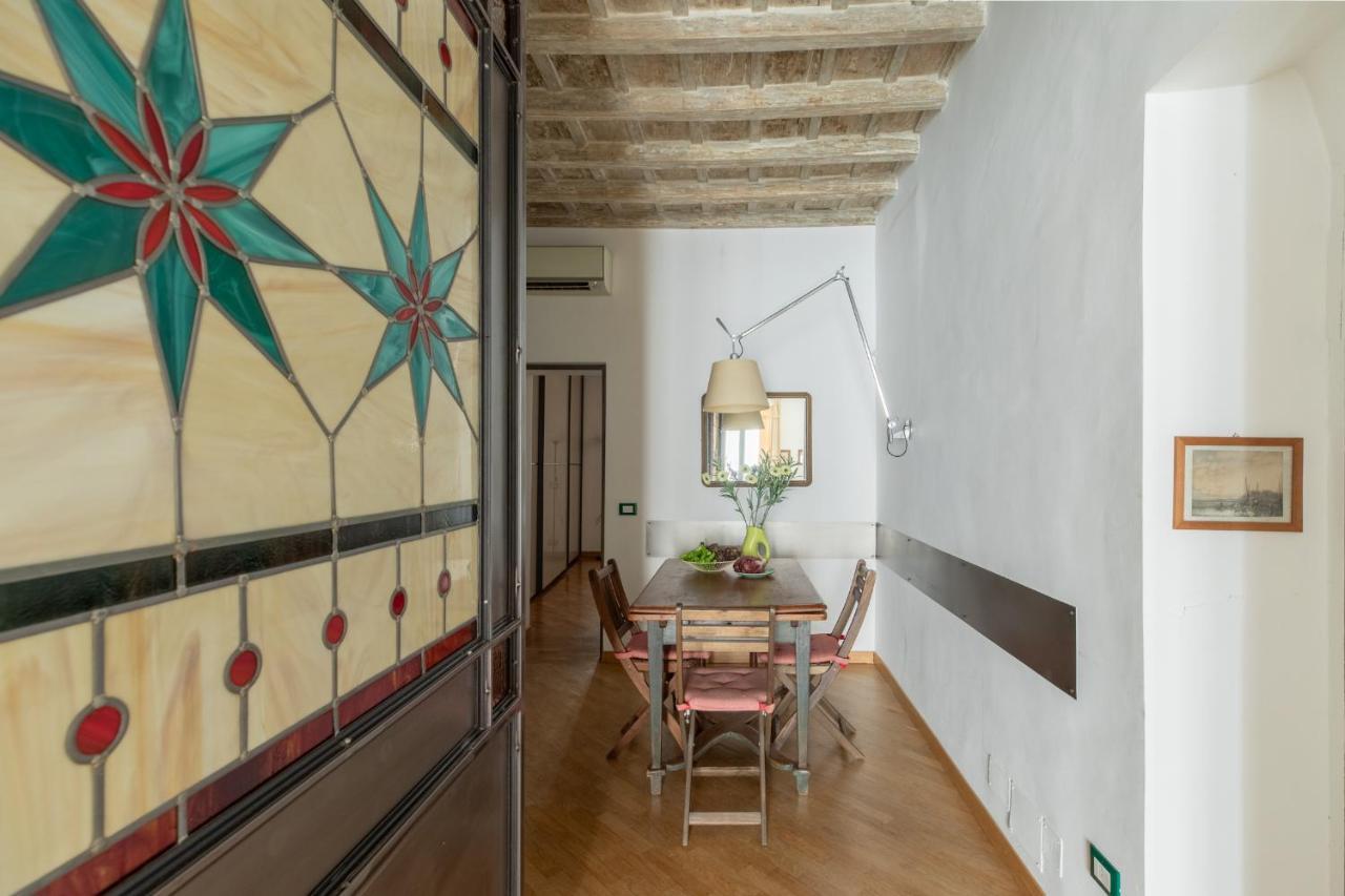 Ferienwohnung Iflat Colorful And Wood Near The Synagogue Rom Exterior foto